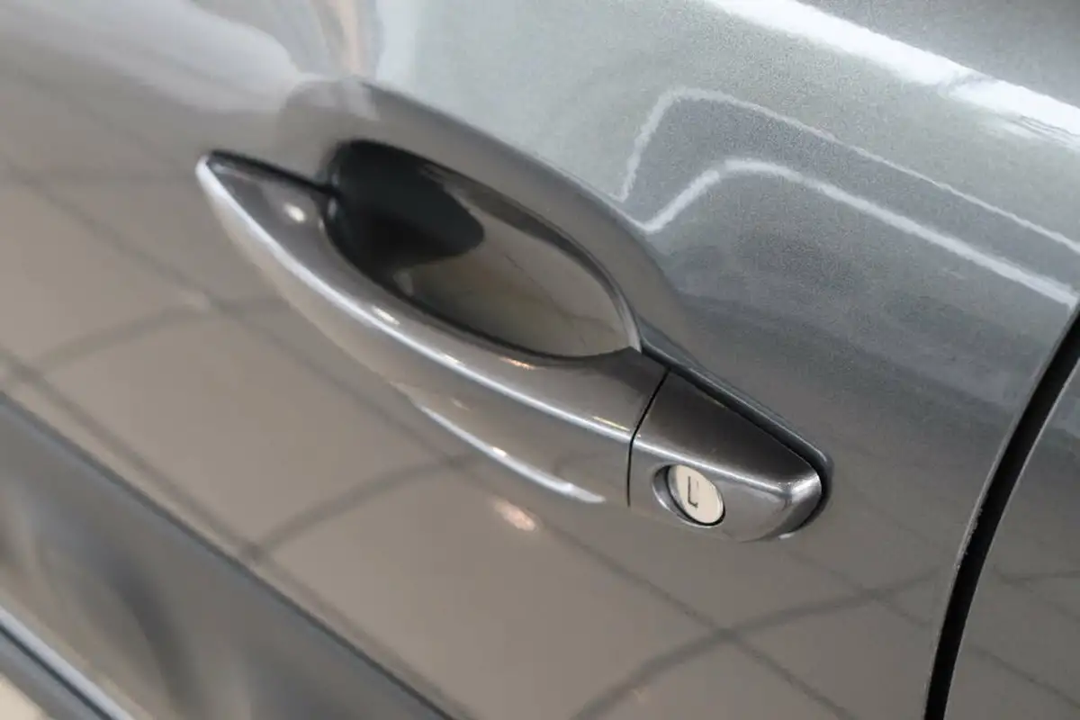 2018-citroen-c3-12-puretech-flair-110ps-ss-eat6-big-75