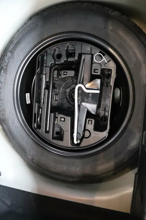 2018-citroen-c3-12-puretech-flair-110ps-ss-eat6-big-53