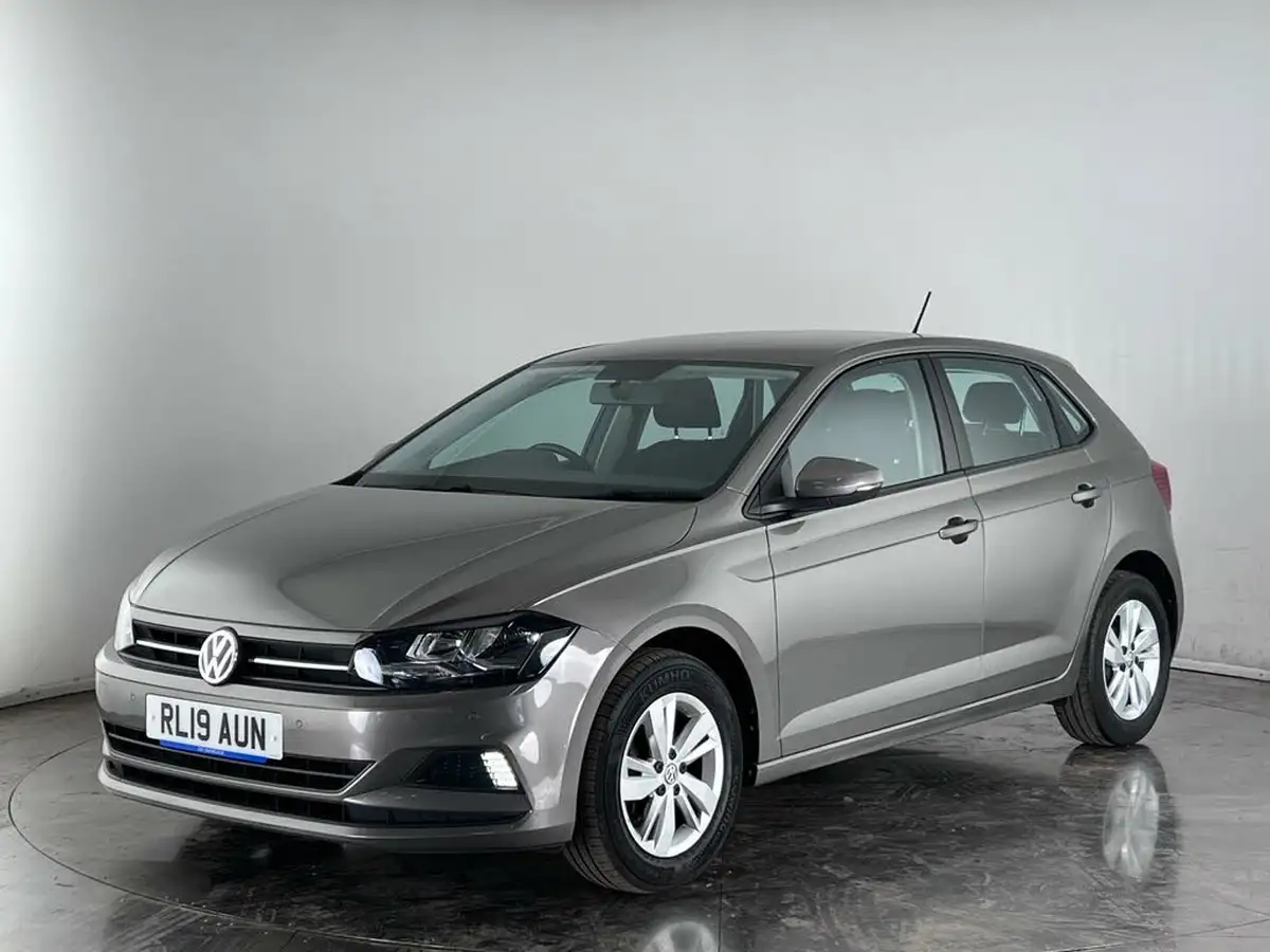 2019-volkswagen-polo-10-tsi-se-ss-big-2