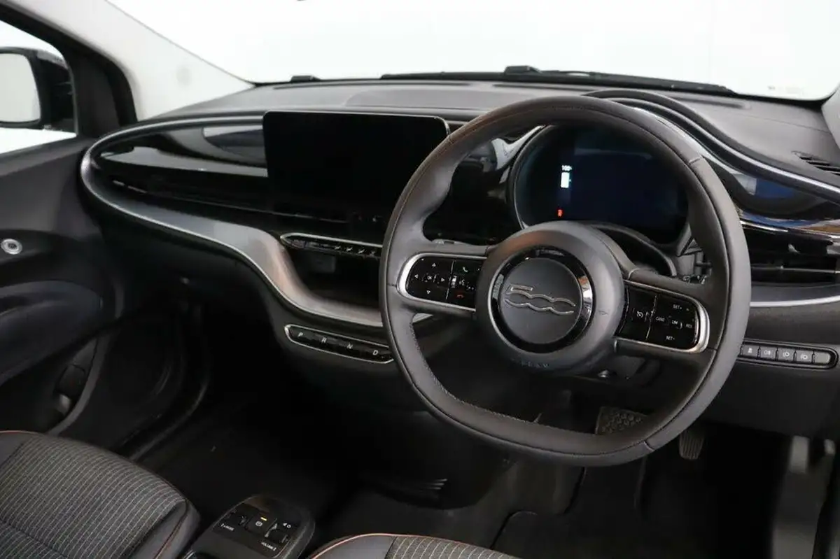 2022-fiat-500-e-icon-117bhp-big-24