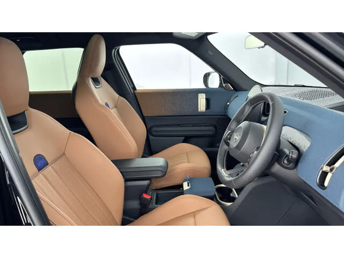 2024-mini-countryman-e-cooper-e-exclusive-big-10