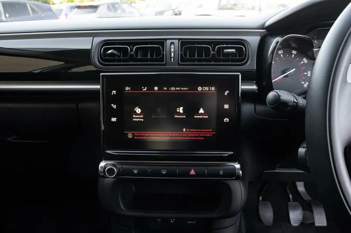 2018-citroen-c3-12-puretech-feel-82ps-big-23