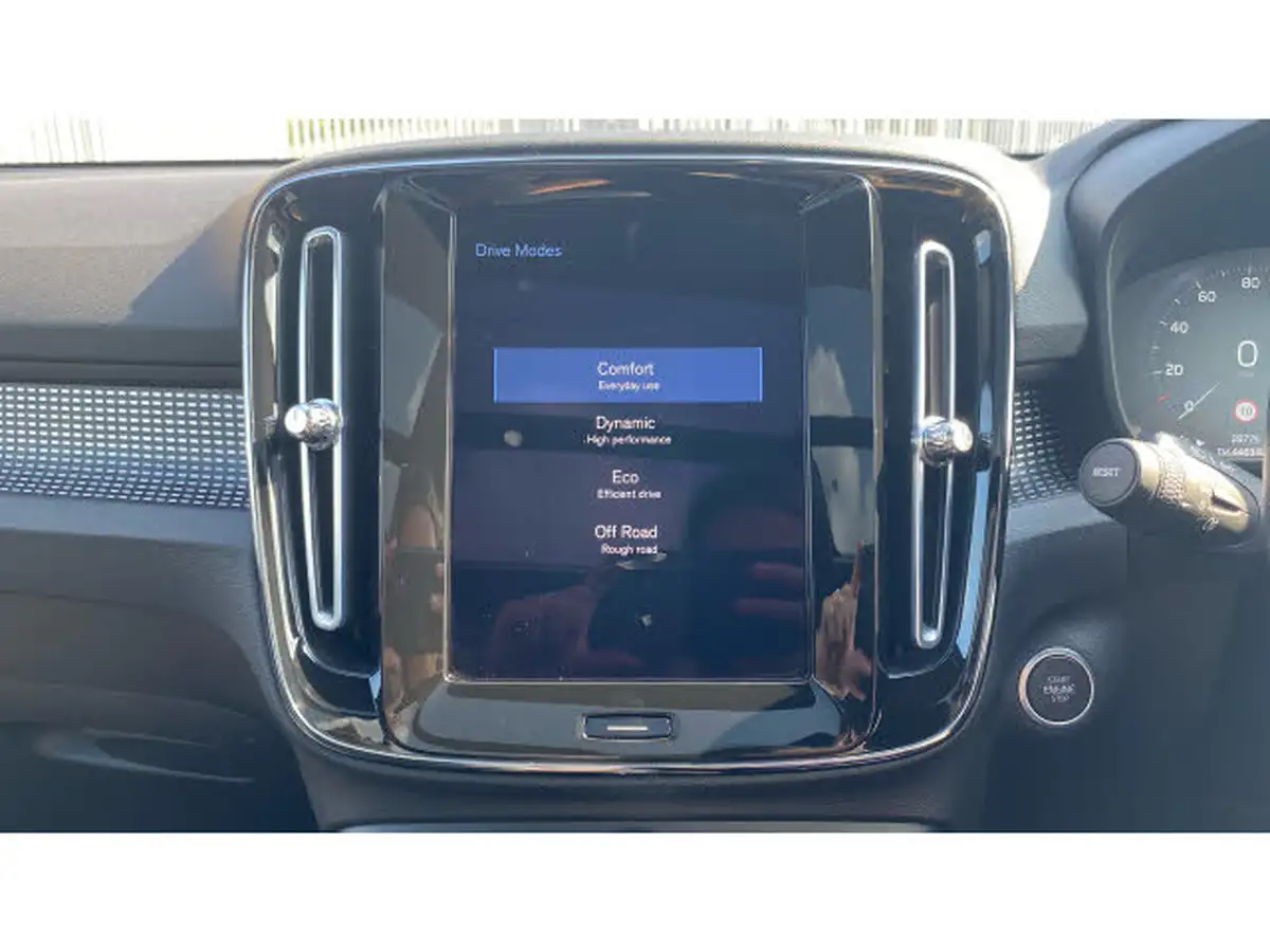 2022-volvo-xc40-15-t3-r-design-auto-big-33