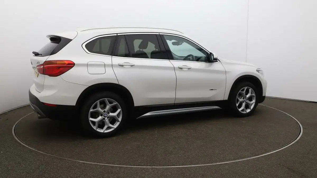 2018-bmw-x1-20-xdrive20i-xline-big-43