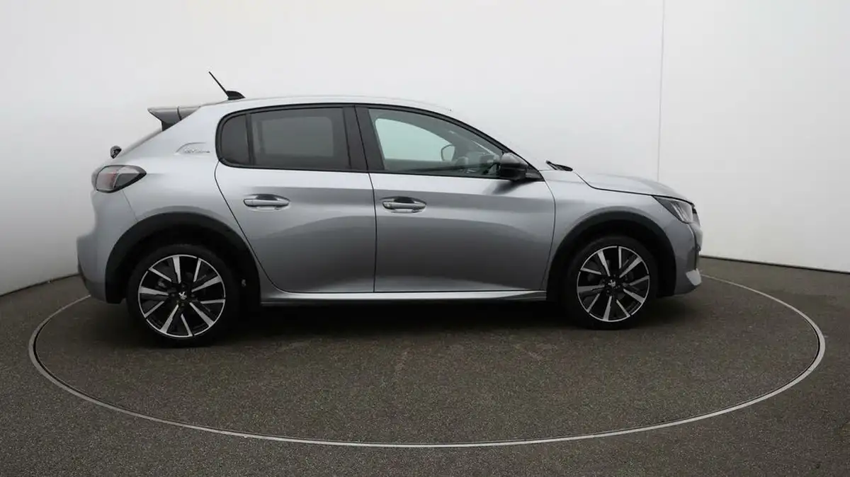 2020-peugeot-208-12-puretech-gt-line-100bhp-eat8-big-41