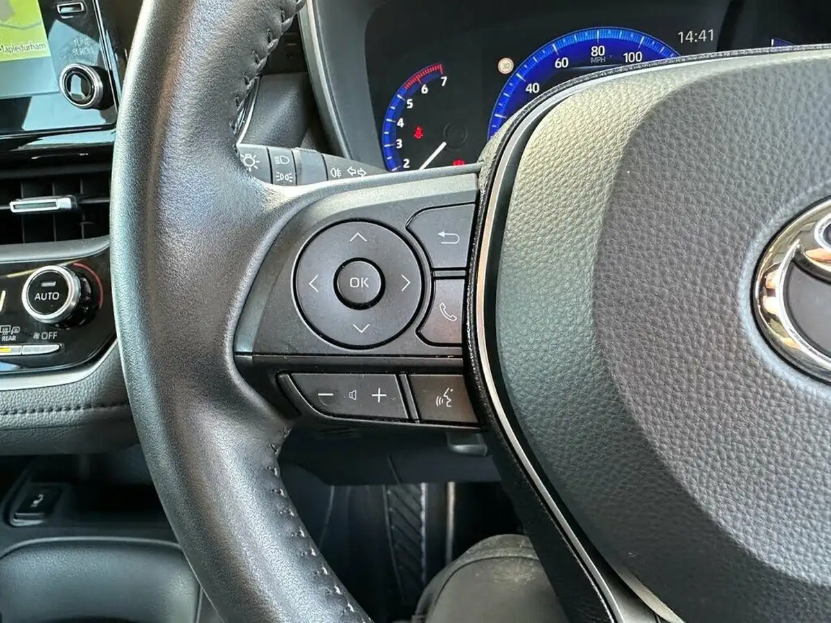 2020-toyota-corolla-18-vvt-i-icon-tech-saloon-4d-big-21