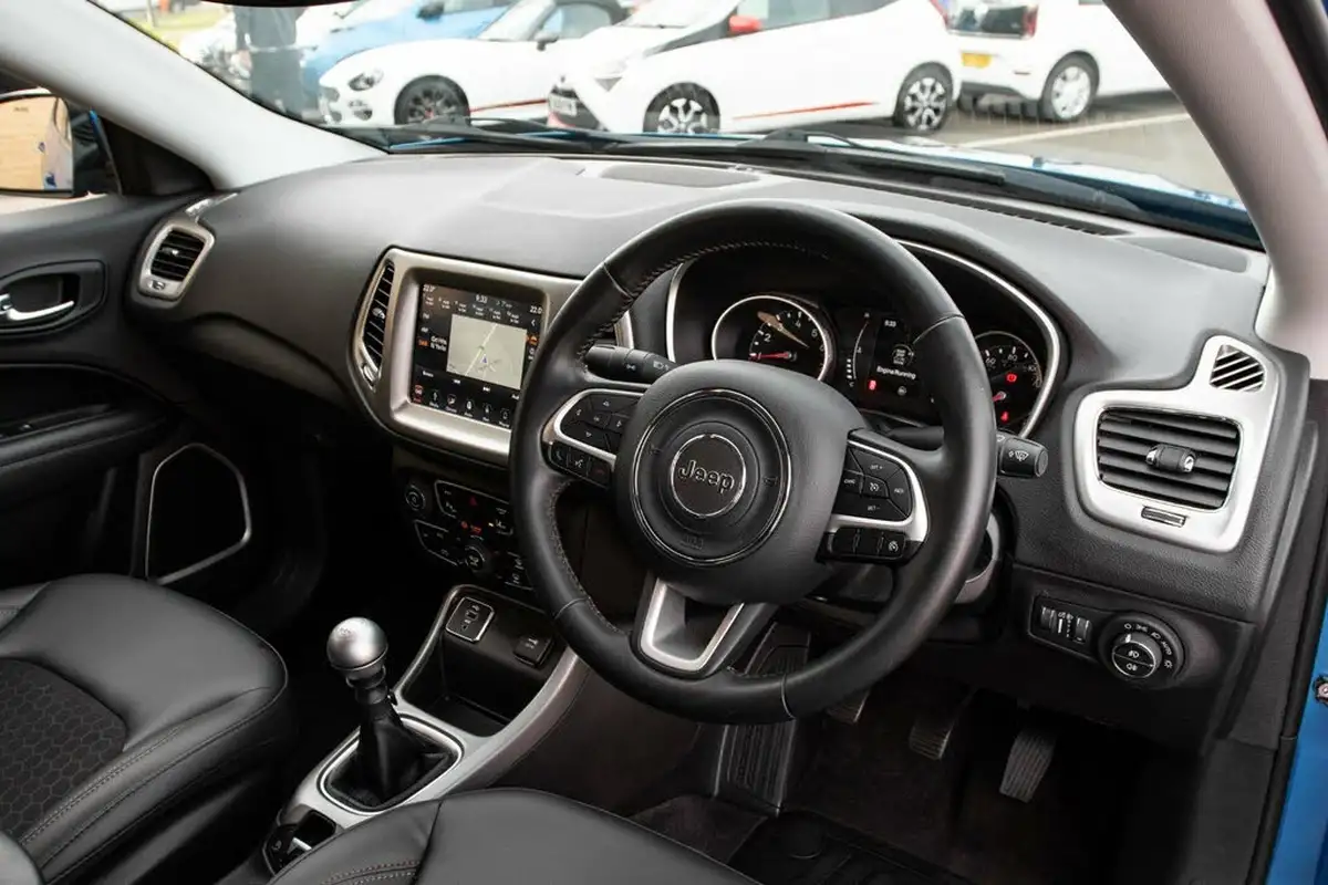2018-jeep-compass-14-multiair-ii-longitude-big-4