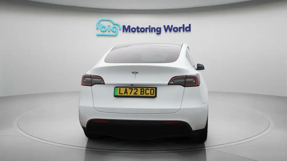 2022-tesla-model-y-e-rwd-big-6