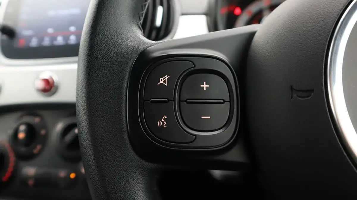2021-fiat-500-10-hey-google-big-23