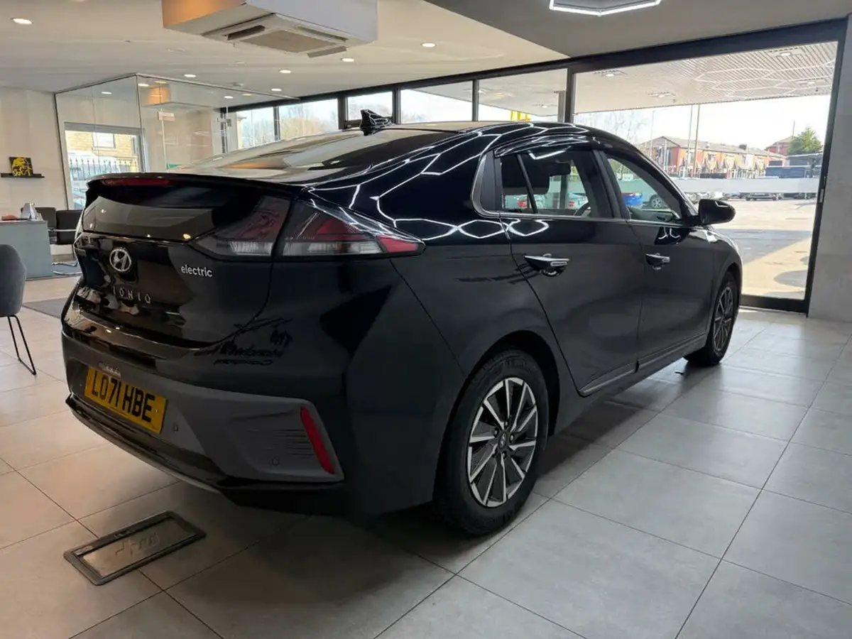 2022-hyundai-ioniq-e-premium-electric-big-9