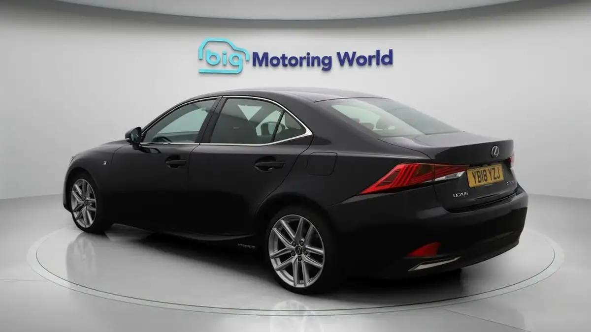 2018-lexus-is-300h-25-f-sport-lexus-navigation-big-5