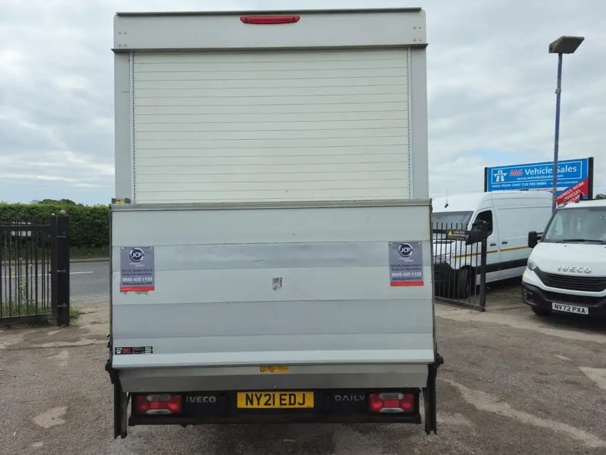 2021-iveco-daily-s-class-23td-35s14h-3000-big-7
