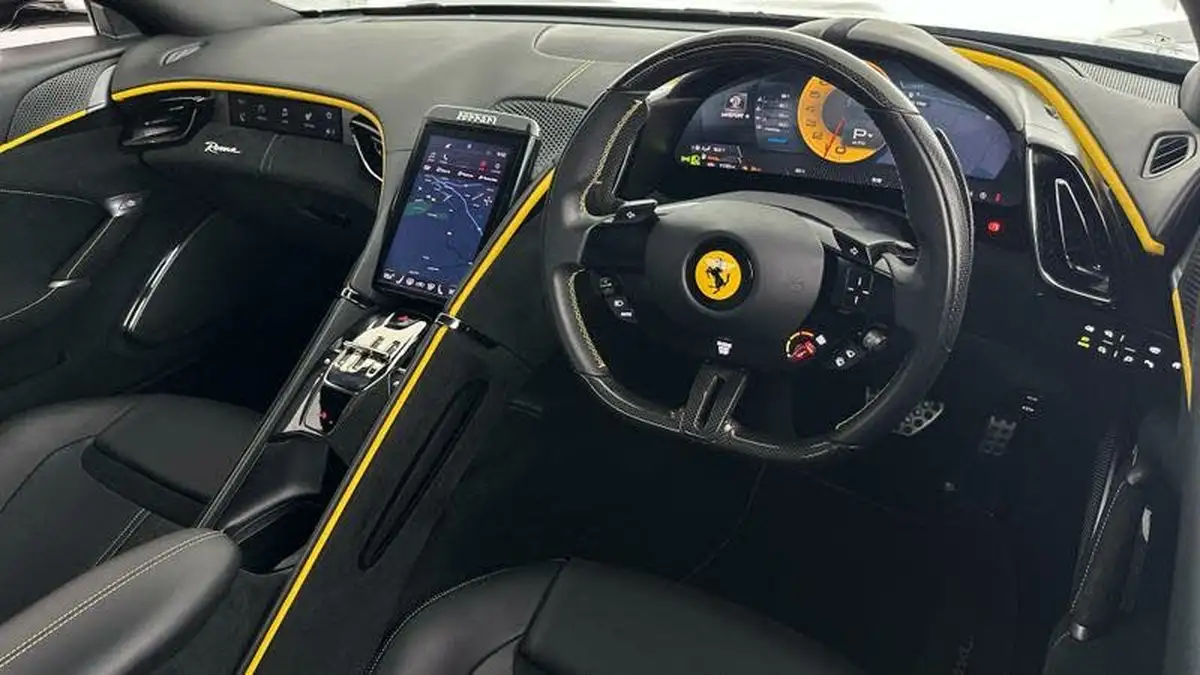 2023-ferrari-roma-38t-v8-f1-dct-ss-big-32