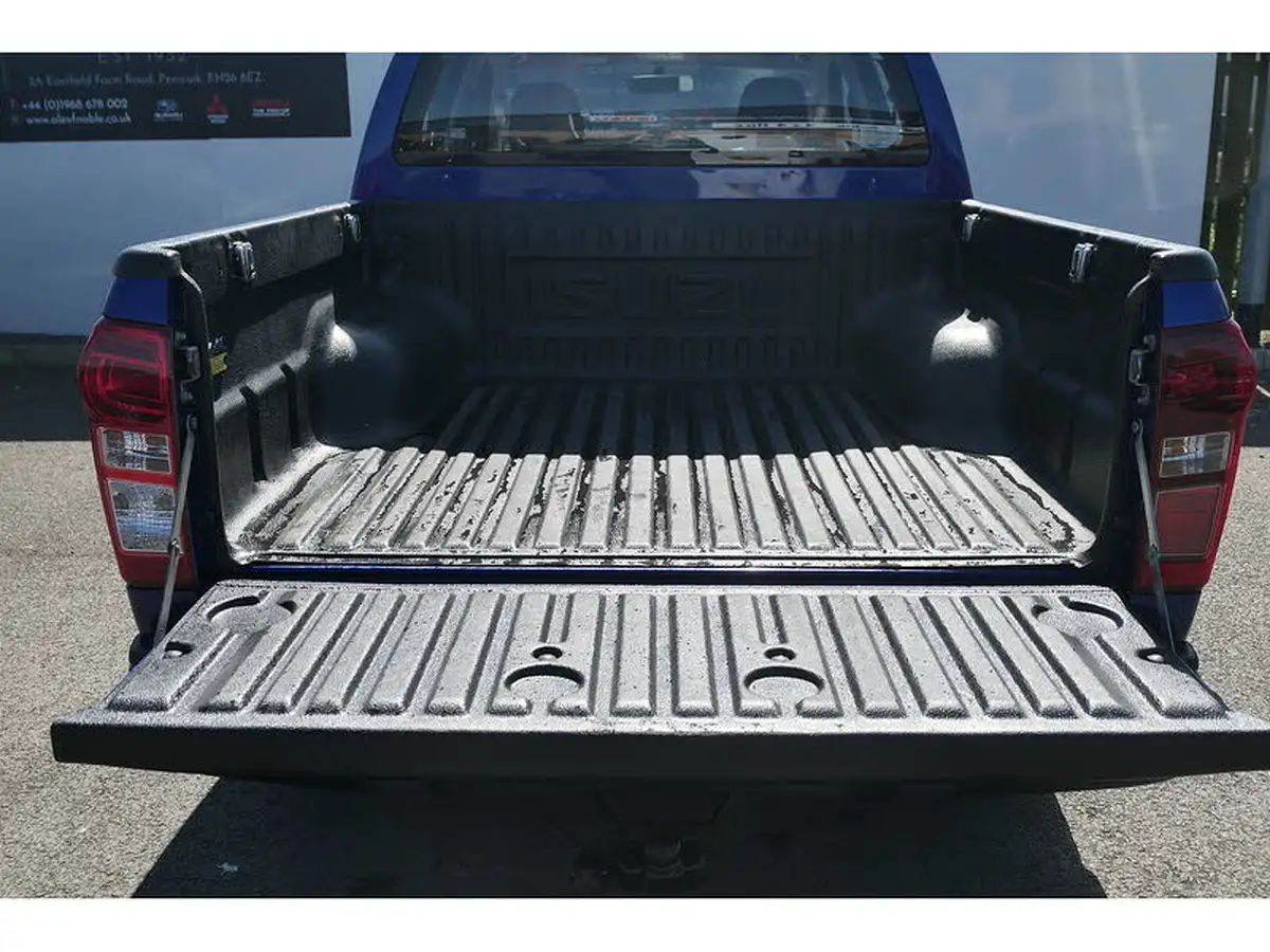 2019-isuzu-d-max-19td-yukon-double-pick-up-big-10