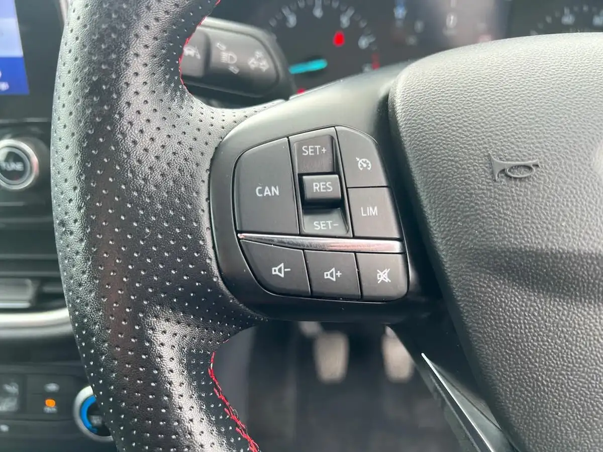 2022-ford-fiesta-big-25