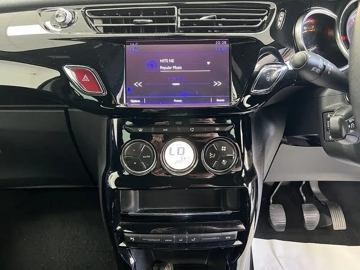 2017-ds-ds-3-12-puretech-connected-chic-82ps-big-11