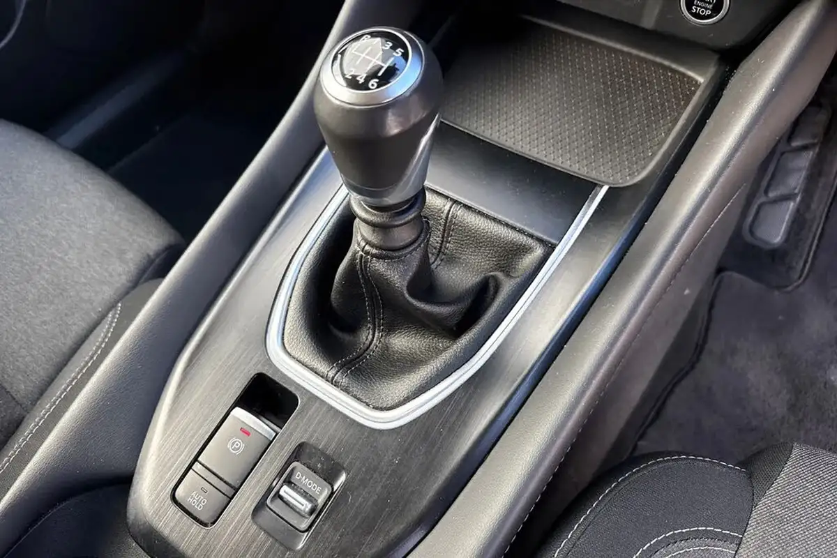 2022-nissan-qashqai-13-dig-t-n-connecta-140ps-big-21