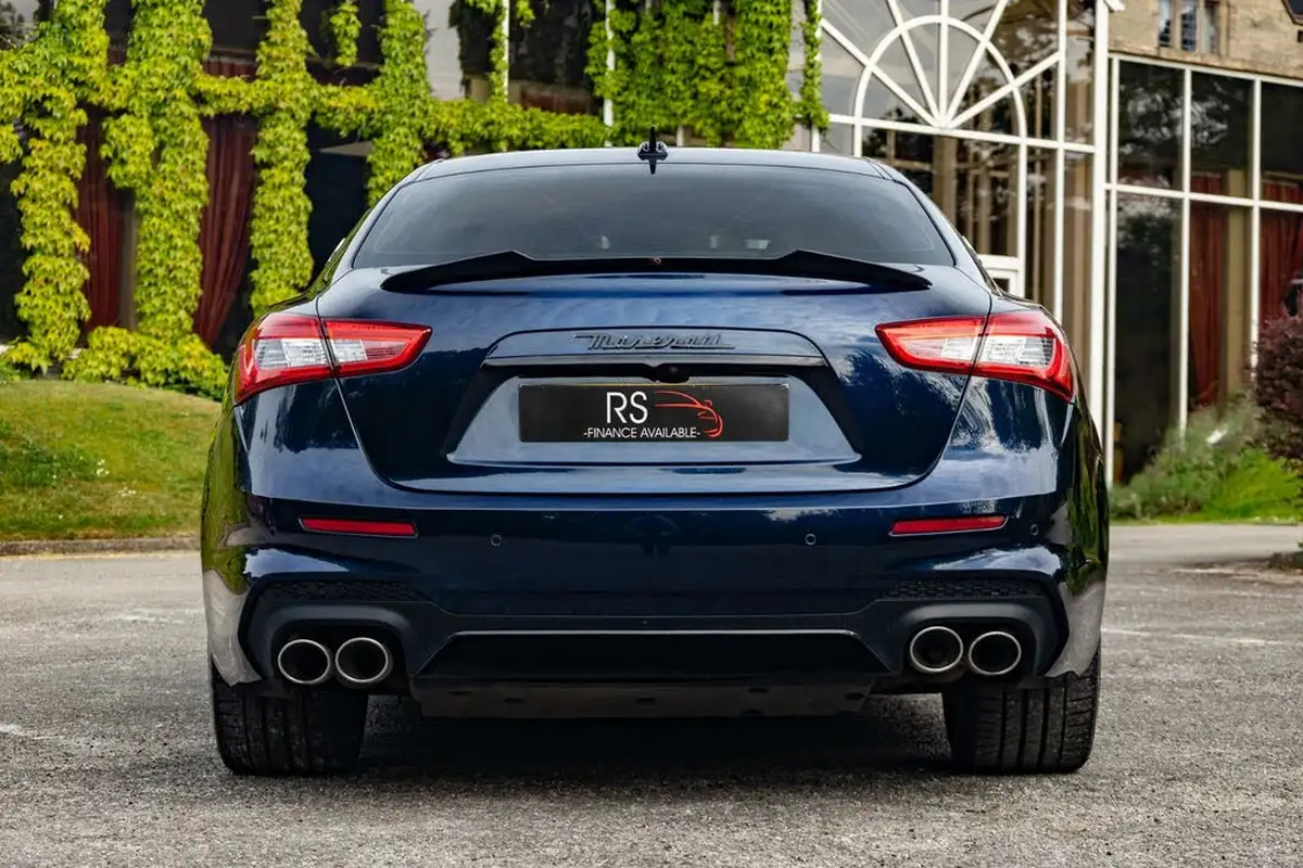 2020-maserati-ghibli-30td-gransport-big-13
