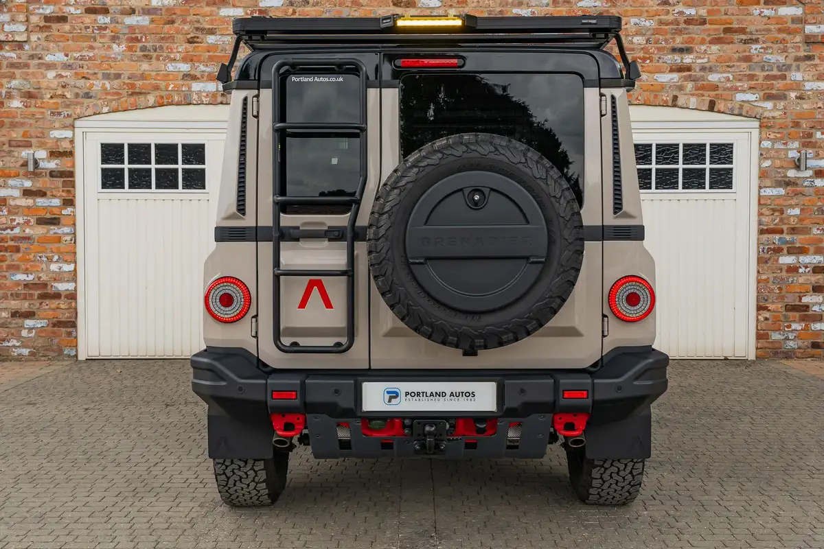 2024-ineos-grenadier-30-286pseu6d2-seat-commercial-panel-van-big-16