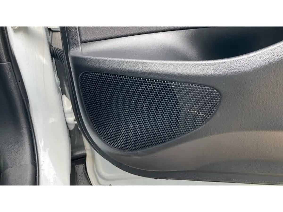 2023-toyota-yaris-cross-15-vvt-i-icon-big-33
