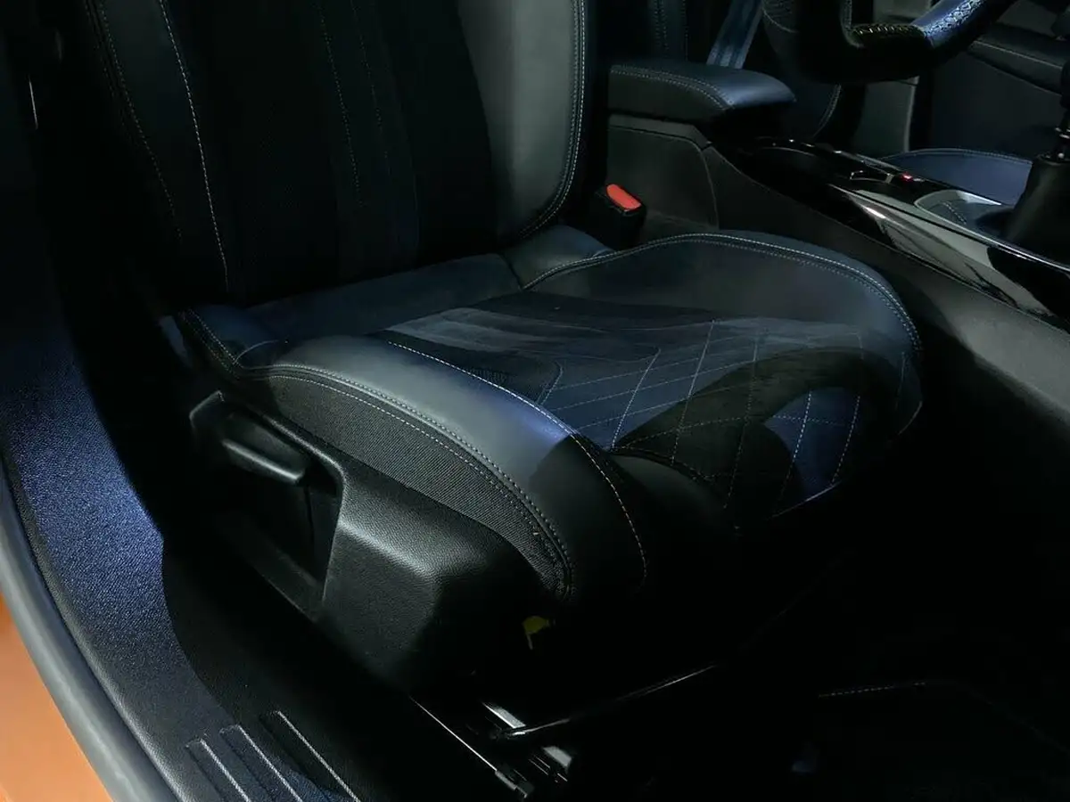2021-peugeot-2008-suv-12-puretech-gt-premium-130bhp-big-25