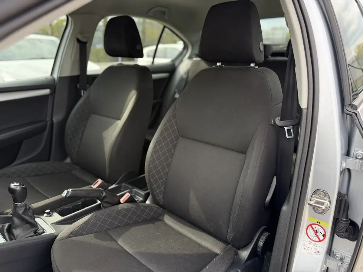 2020-skoda-octavia-10-tsi-s-hatchback-big-21