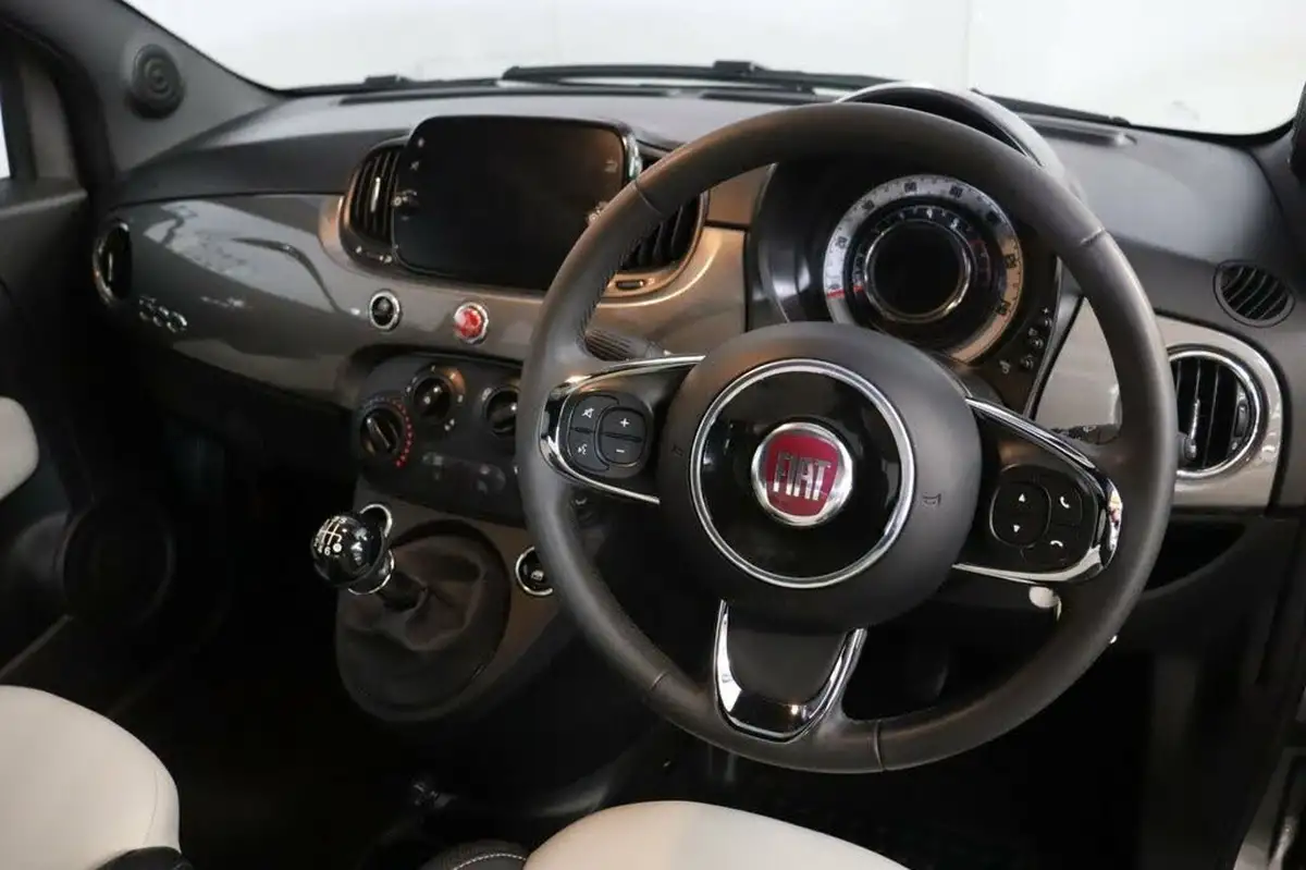 2022-fiat-500-10-dolcevita-big-21