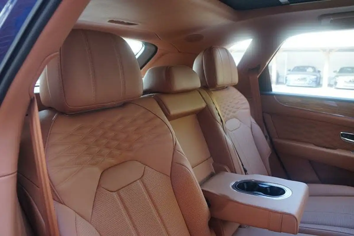 2025-bentley-bentayga-big-20