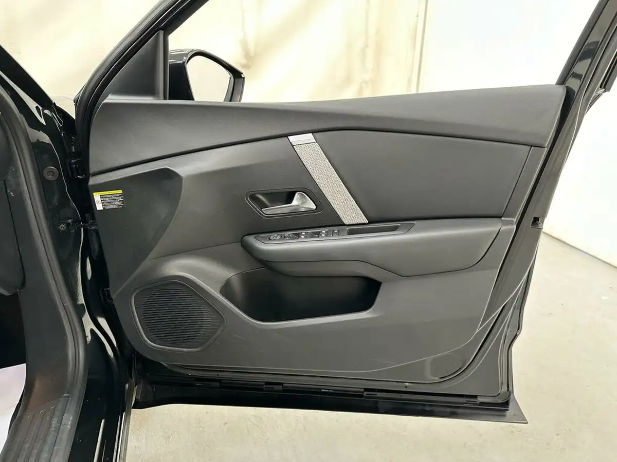 2021-citroen-c4-12-puretech-sense-plus-eat8-big-9
