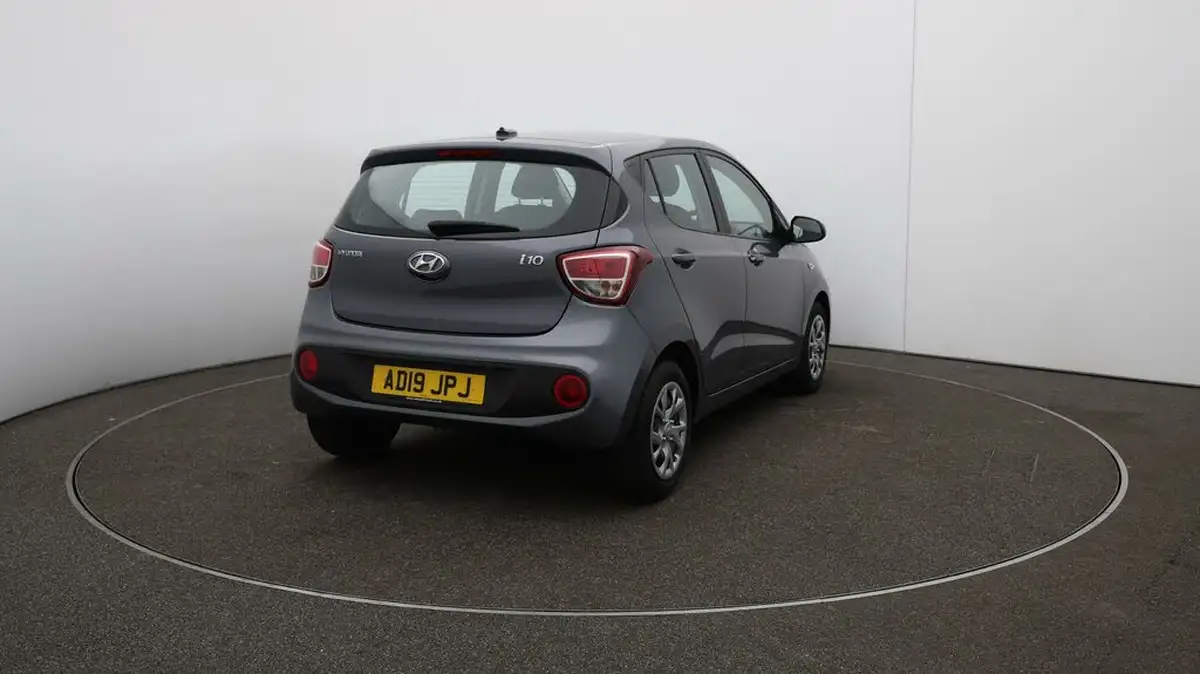 2019-hyundai-i10-10-se-67ps-big-44