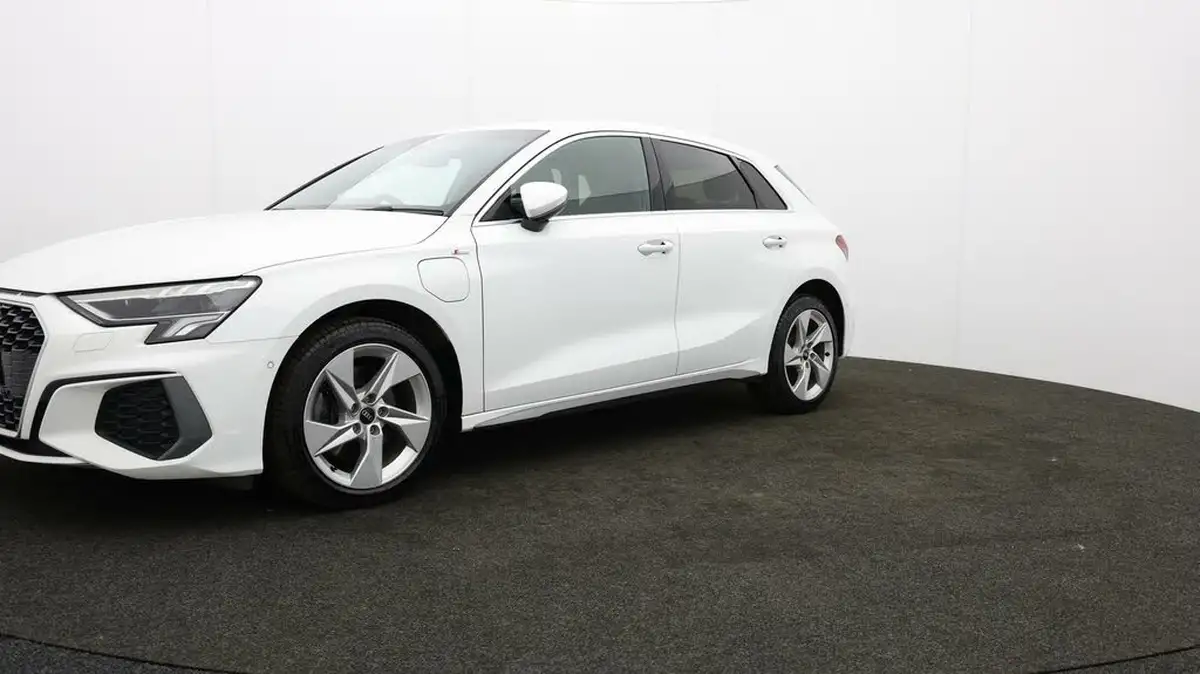 2021-audi-a3-14-40-tfsi-e-s-line-big-52