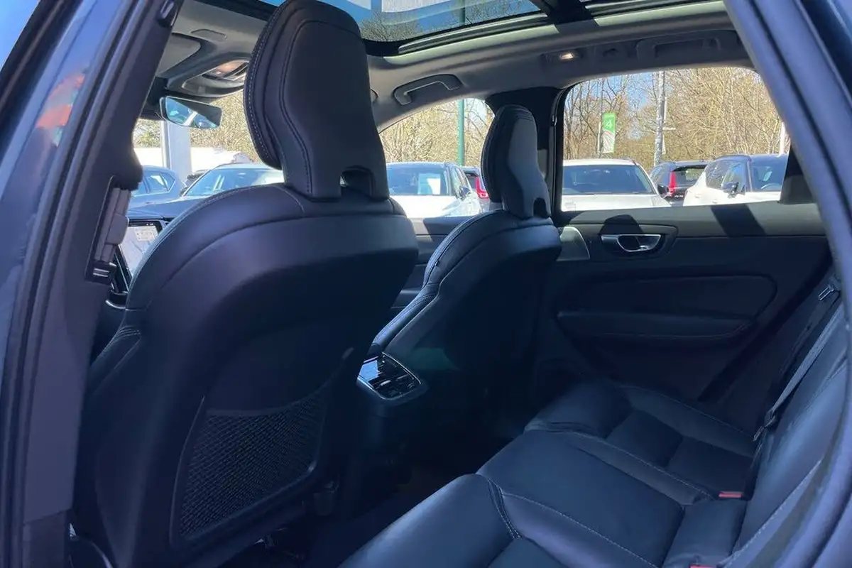 2024-volvo-xc60-20-b5-ultimate-big-29