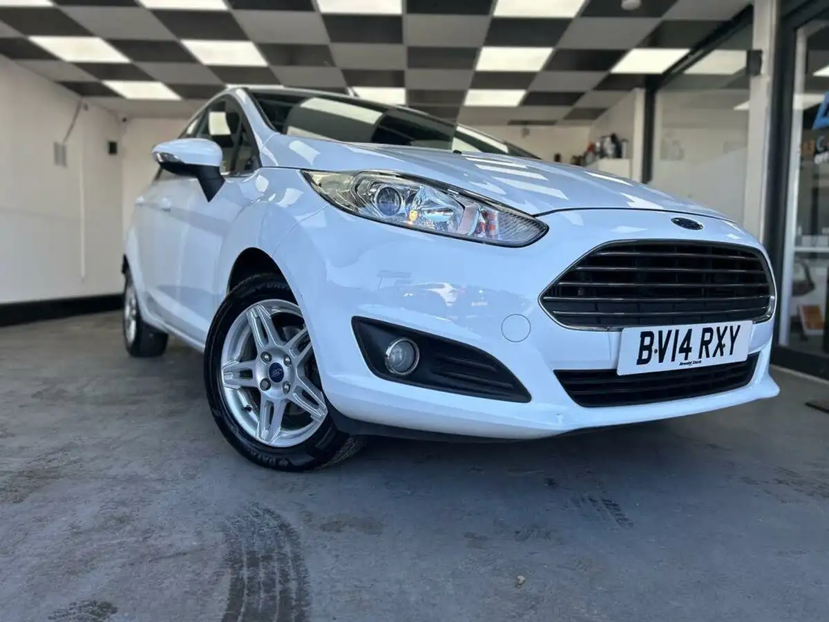 2014-ford-fiesta-10-zetec-100ps-ecoboost-ss-5d-big-1
