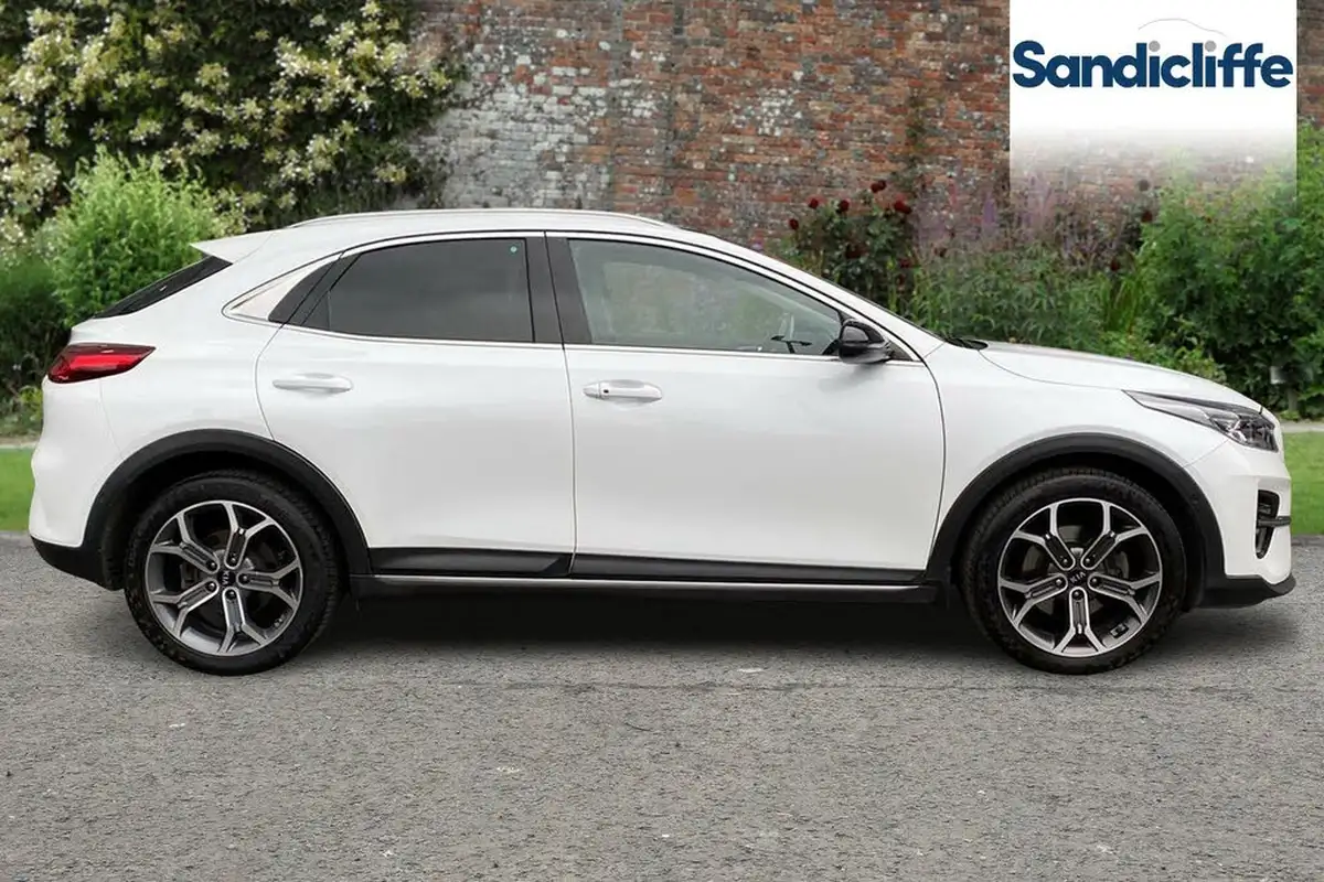 2021-kia-xceed-15-t-gdi-4-dct-big-1