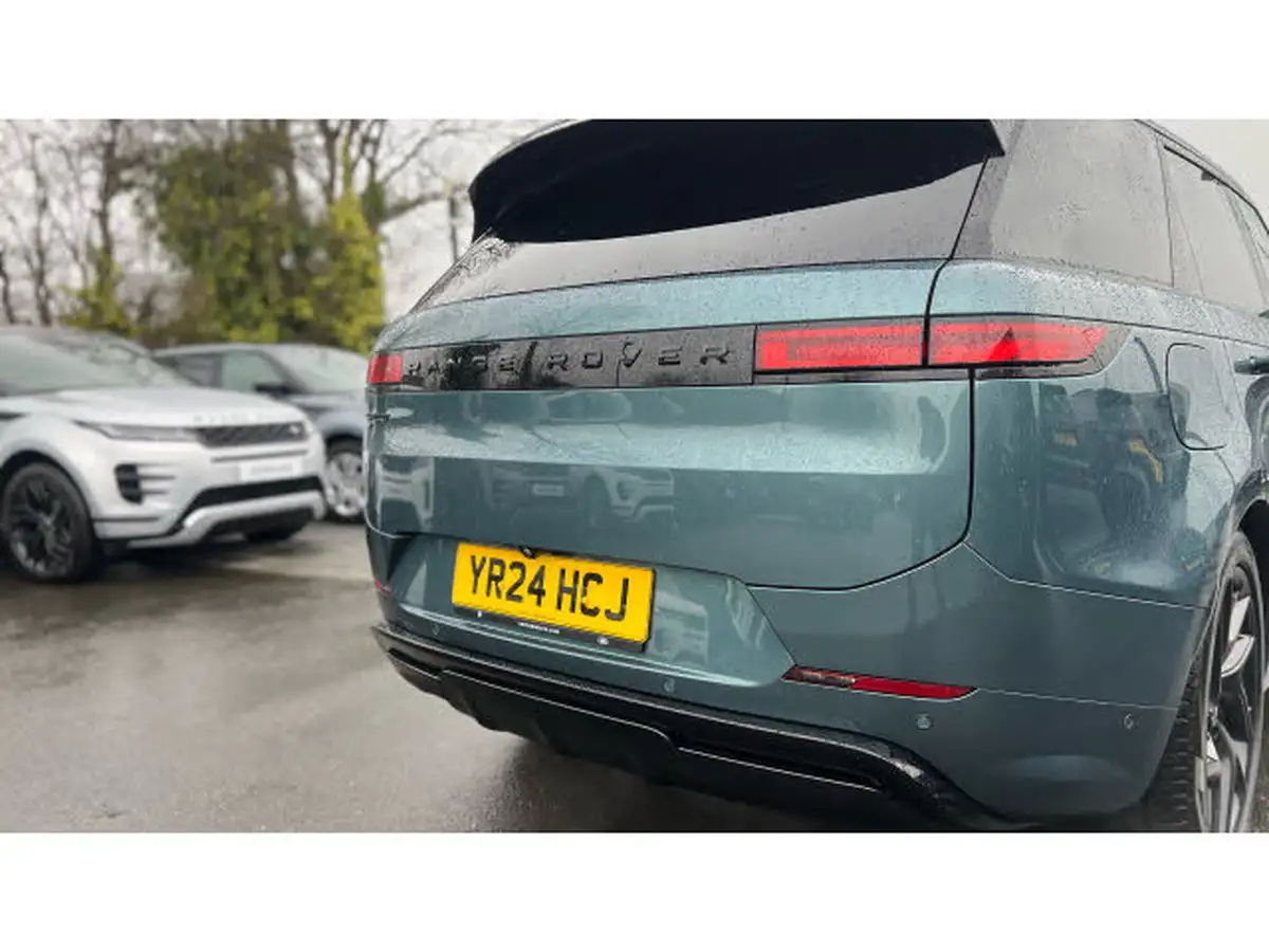 2024-land-rover-range-rover-sport-30-d300-dynamic-se-big-28