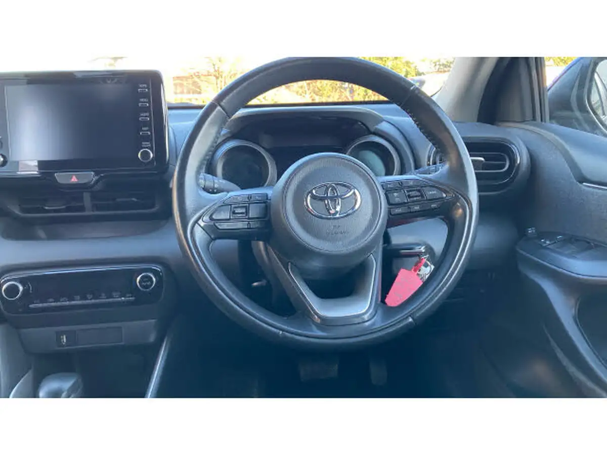2022-toyota-yaris-15-vvt-i-design-big-5