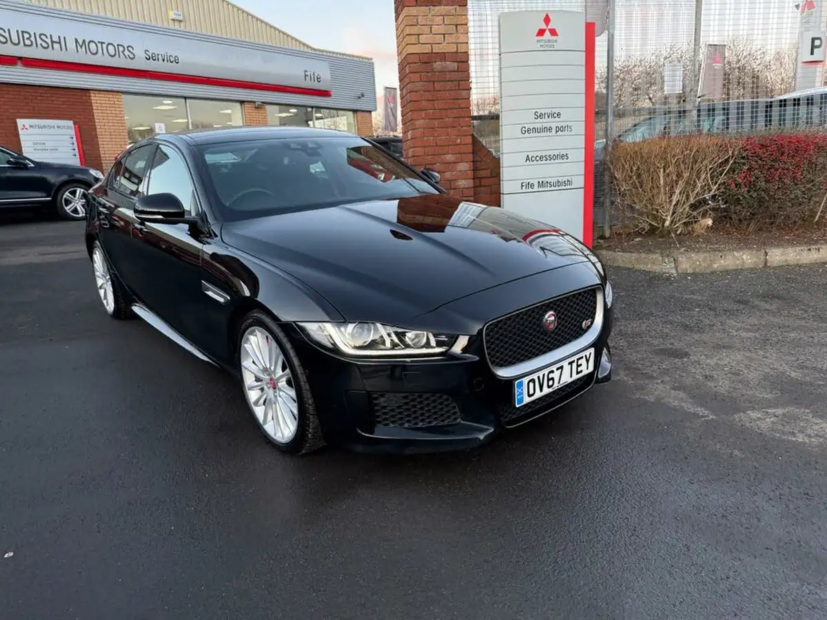 2017-jaguar-xe-30i-v6-sc-s-380ps-ss-big-6