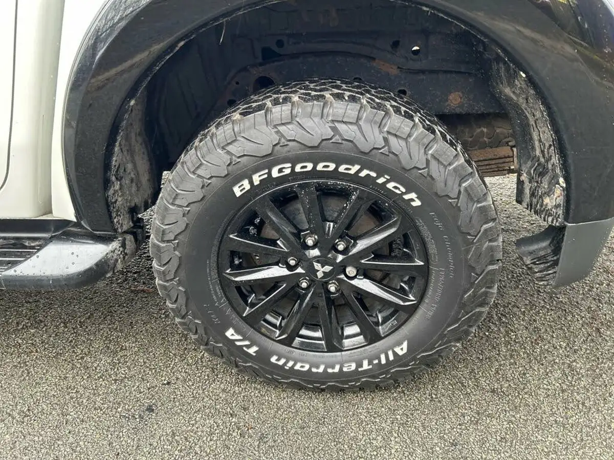 2019-mitsubishi-l200-24di-d-barbarian-black-hardtop-auto-big-39