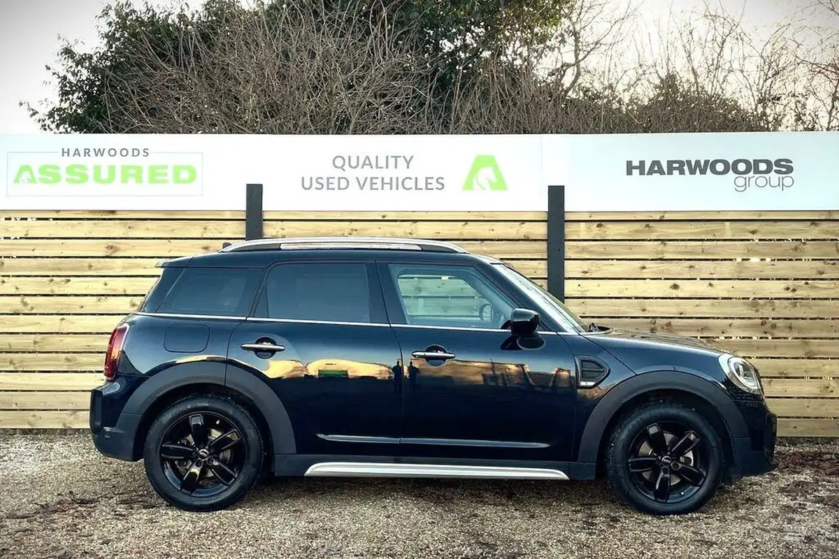 2021-mini-countryman-15-cooper-classic-auto-big-1