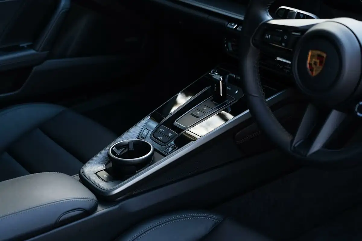 2023-porsche-911-30-carrera-coupe-big-32