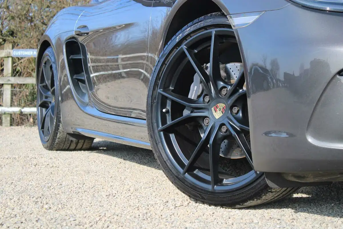 2017-porsche-cayman-718-20-cayman-big-7