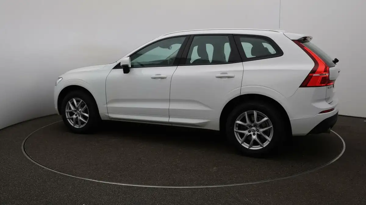 2020-volvo-xc60-20-t5-momentum-awd-big-39