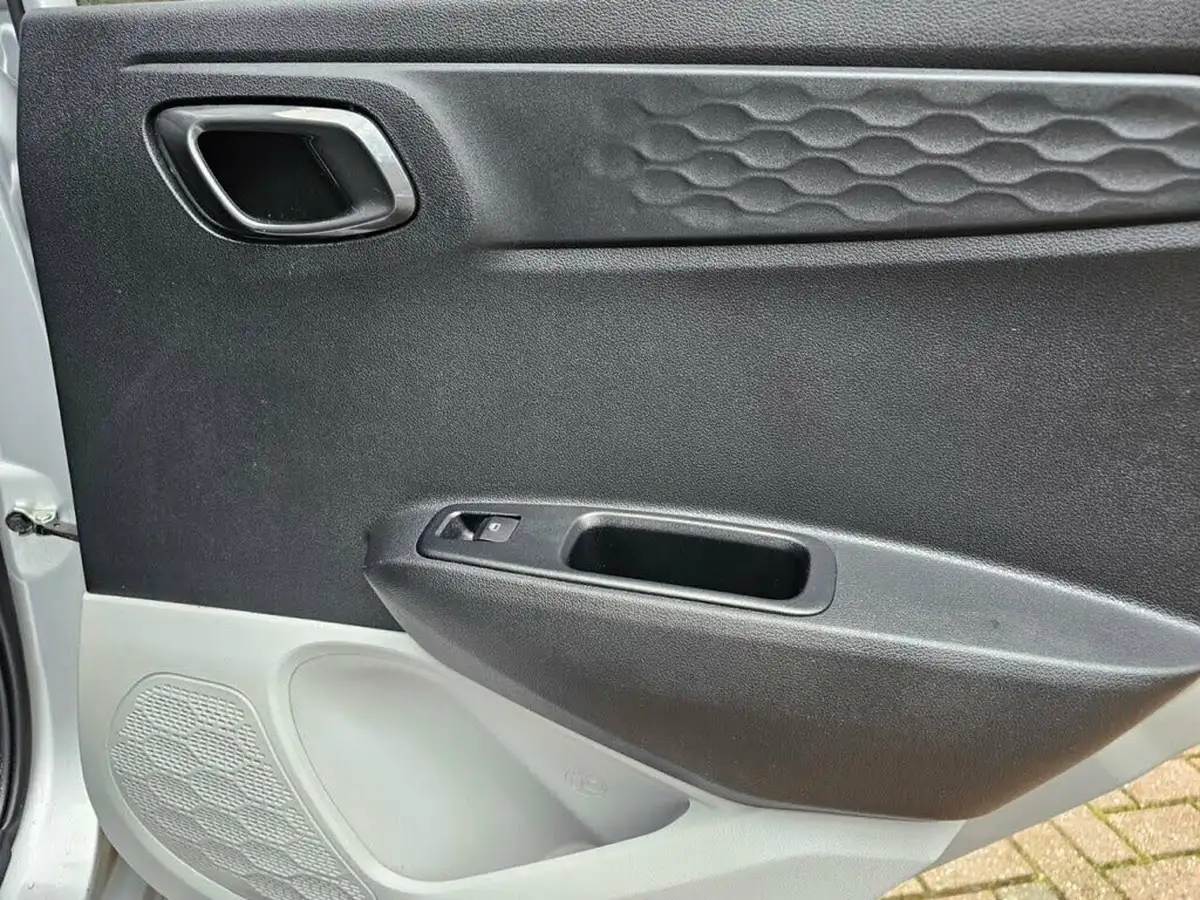 2021-hyundai-i10-10-premium-big-34