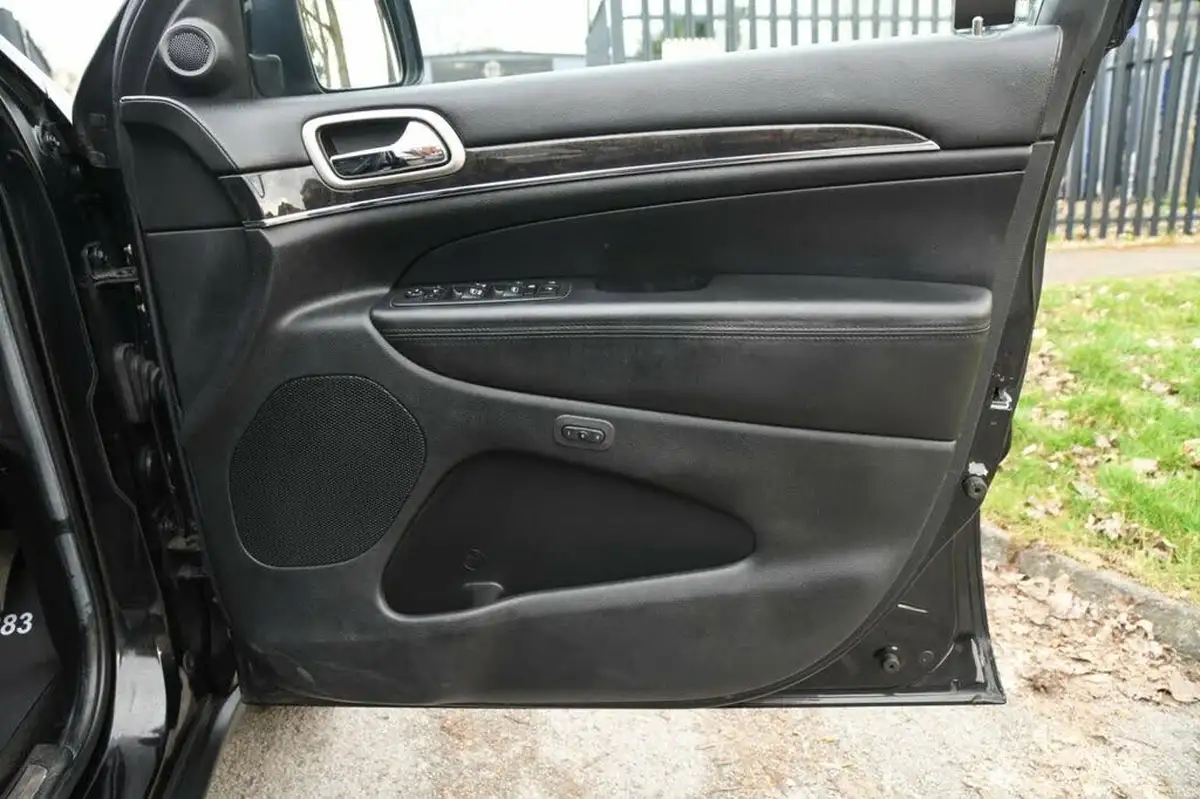 2012-jeep-grand-cherokee-30crd-overland-v6-auto-big-30