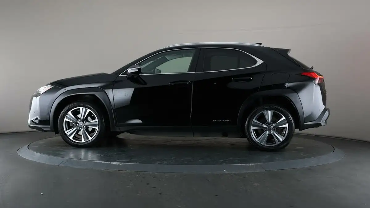 2021-lexus-ux-300e-e-ux-big-4