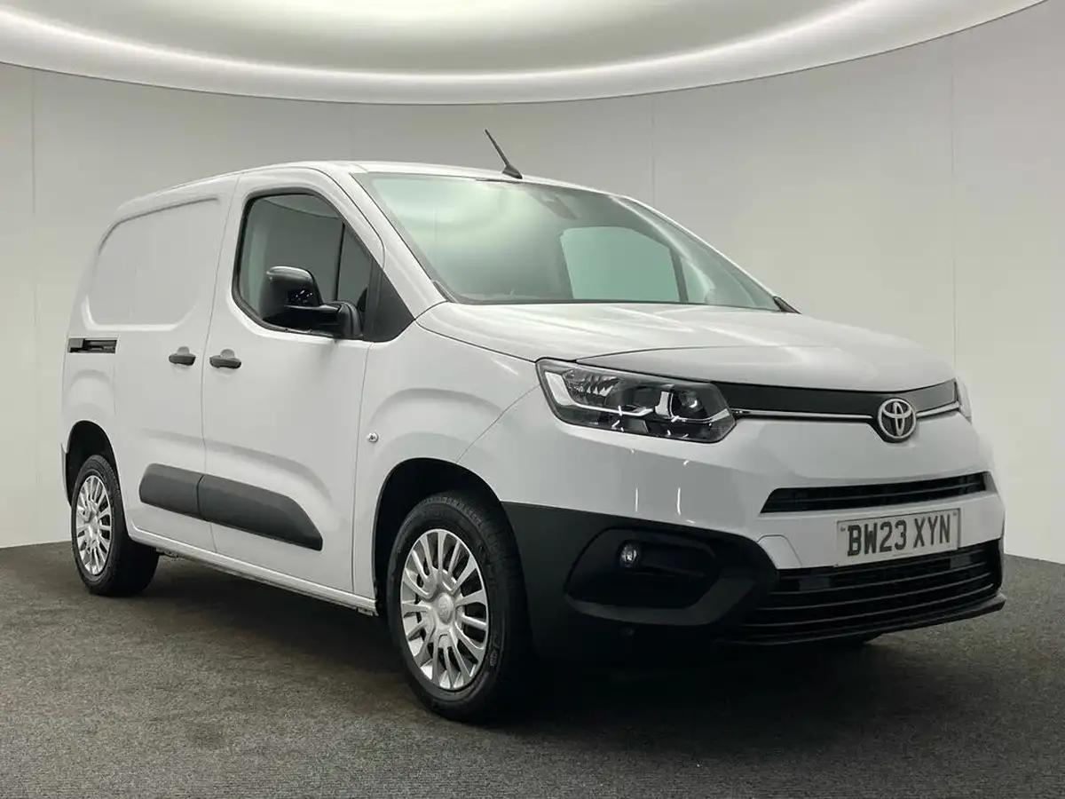 2023-toyota-proace-city-15d-icon-l1-big-36