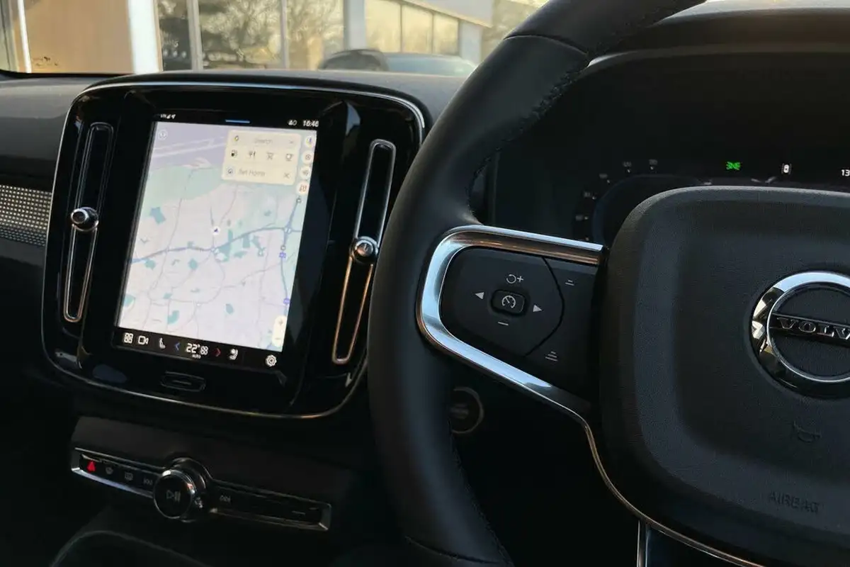 2024-volvo-xc40-20-b3-plus-big-34