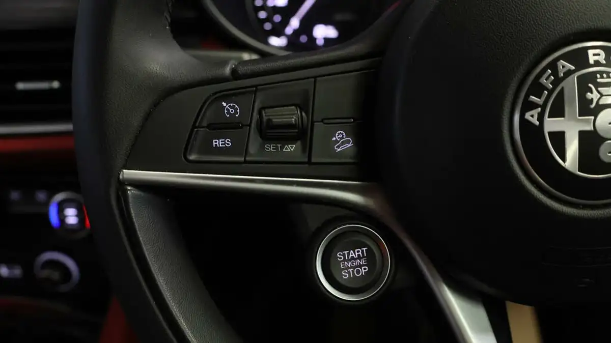 2019-alfa-romeo-stelvio-20-super-ss-big-22