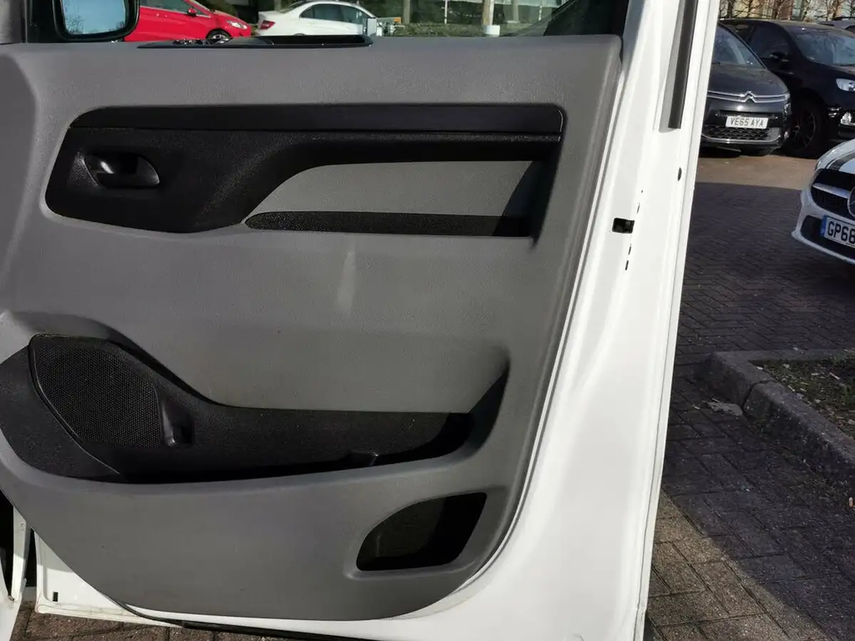 2019-peugeot-expert-20-bluehdi-professional-standard-1400-20bluehdi-eu6-crew-big-21