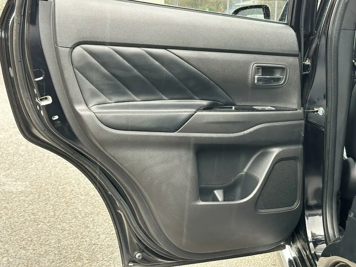 2019-mitsubishi-outlander-24-4h-phev-big-59
